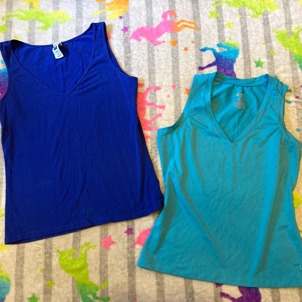 🐟 Bundle! 2 Blue Sport Tank Tops, size Medium